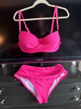 SHEIN Bright Pink Twist-Front Bikini Set